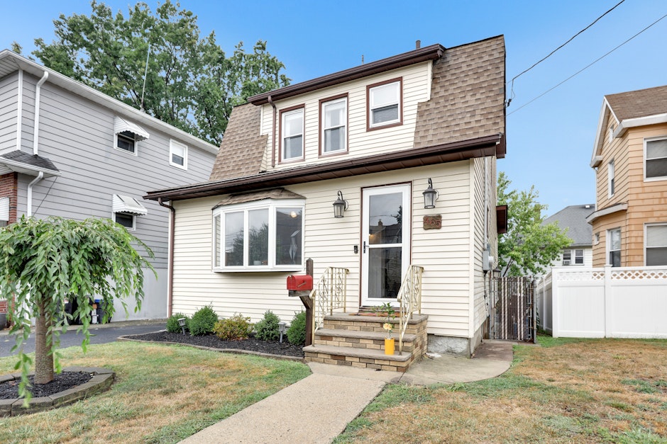 465 Stuyvesant Avenue, Lyndhurst, NJ 07071, Presented by Michael